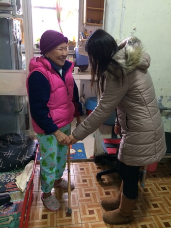 職業治療師為長者進行家居環境及安全評估