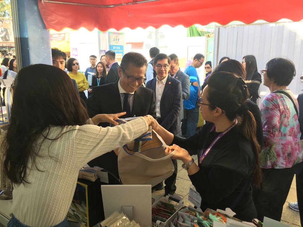 Mr Paul Chan Mo-po, Financial Secretary came to our booth at the HK Brands and Products Expo and bought our products.