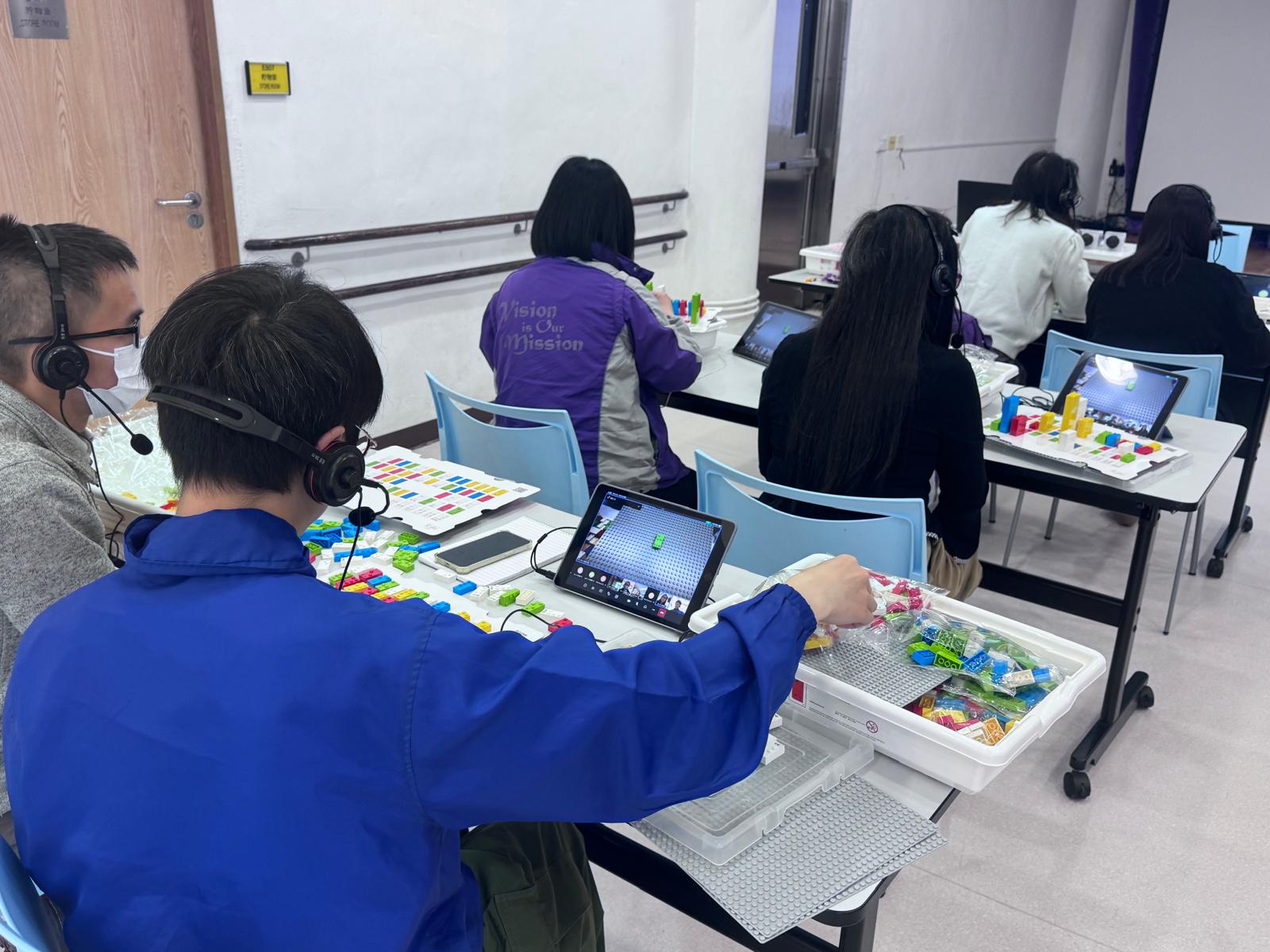 LEGO Training of Chinese Common Braille
