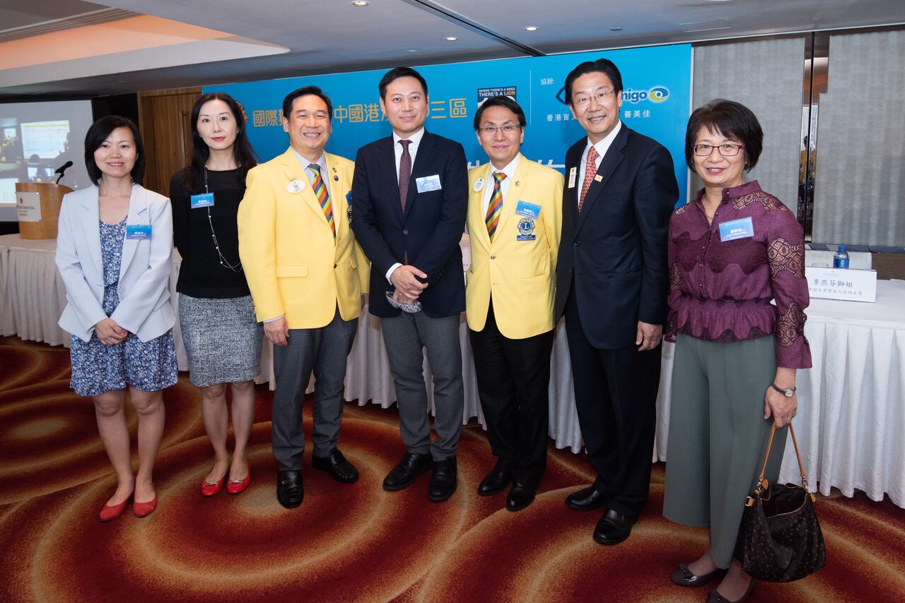 Mr Caspar Tsui, JP, Under Secretary for Labour and Welfare (middle) attended as officiating guest