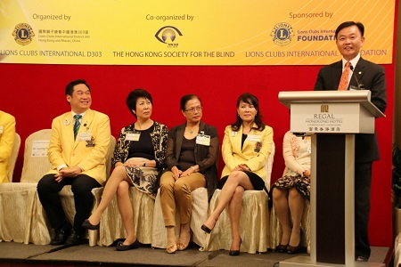 醫院管理局行政總裁梁栢賢先生在閉幕禮上發言