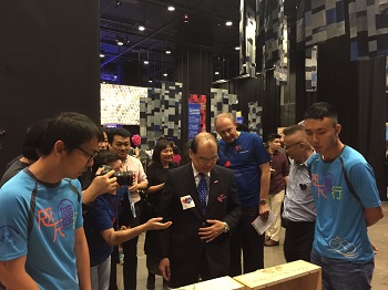 Mr Matthew Cheung Kin-chung, GBS, JP, Secretary for Labour and Welfare visited our booth