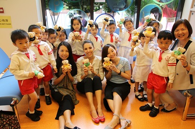 Representatives from L’OCCITANE Foundation attended the event, and gave teddy bears to the students  