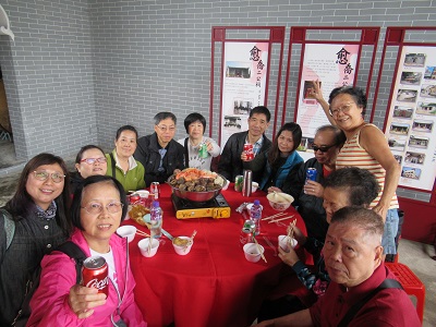 It was a special experience of enjoying big bowl feast inside a heritage. 