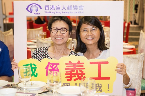 参加者难得聚在一起，把握机会合照