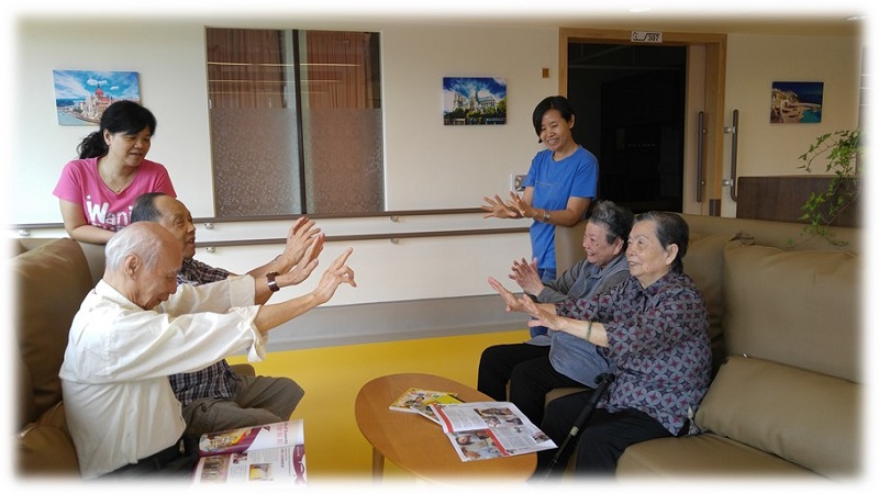 院友做伸展運動