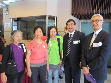 Mei and Lan, our visually impaired members, and Ms. Chan Wai Ping, the social worker, pictured with Prof. Wong Yuk Shan, Chairman of Consumer Council and Mr. Ambrose Ho, Vice-Chairman of Consumer Council.